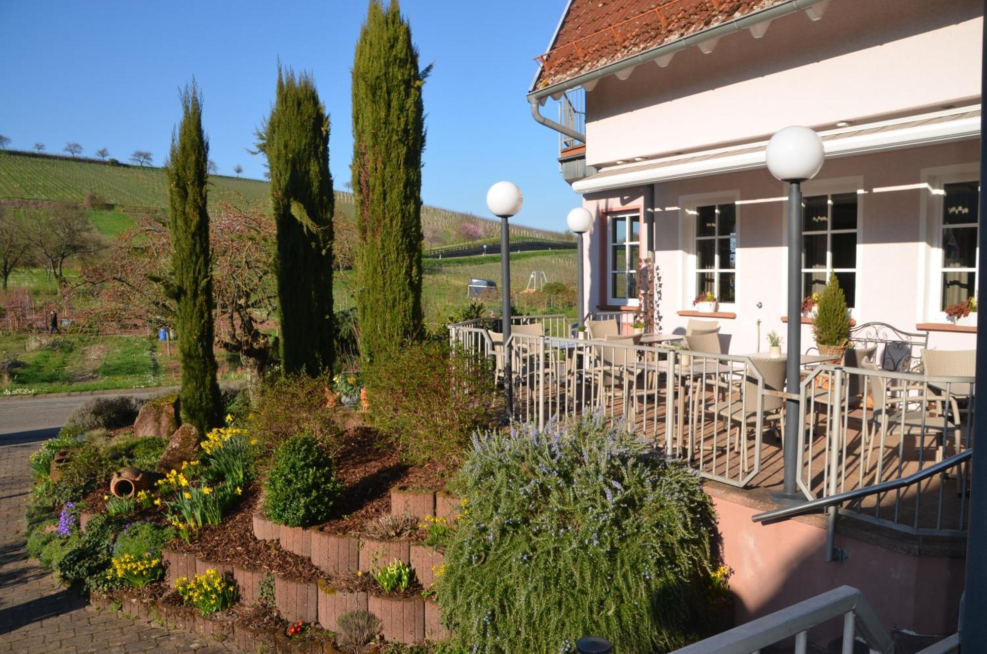 Castell Hotel & Restaurant Leinsweiler Buitenkant foto