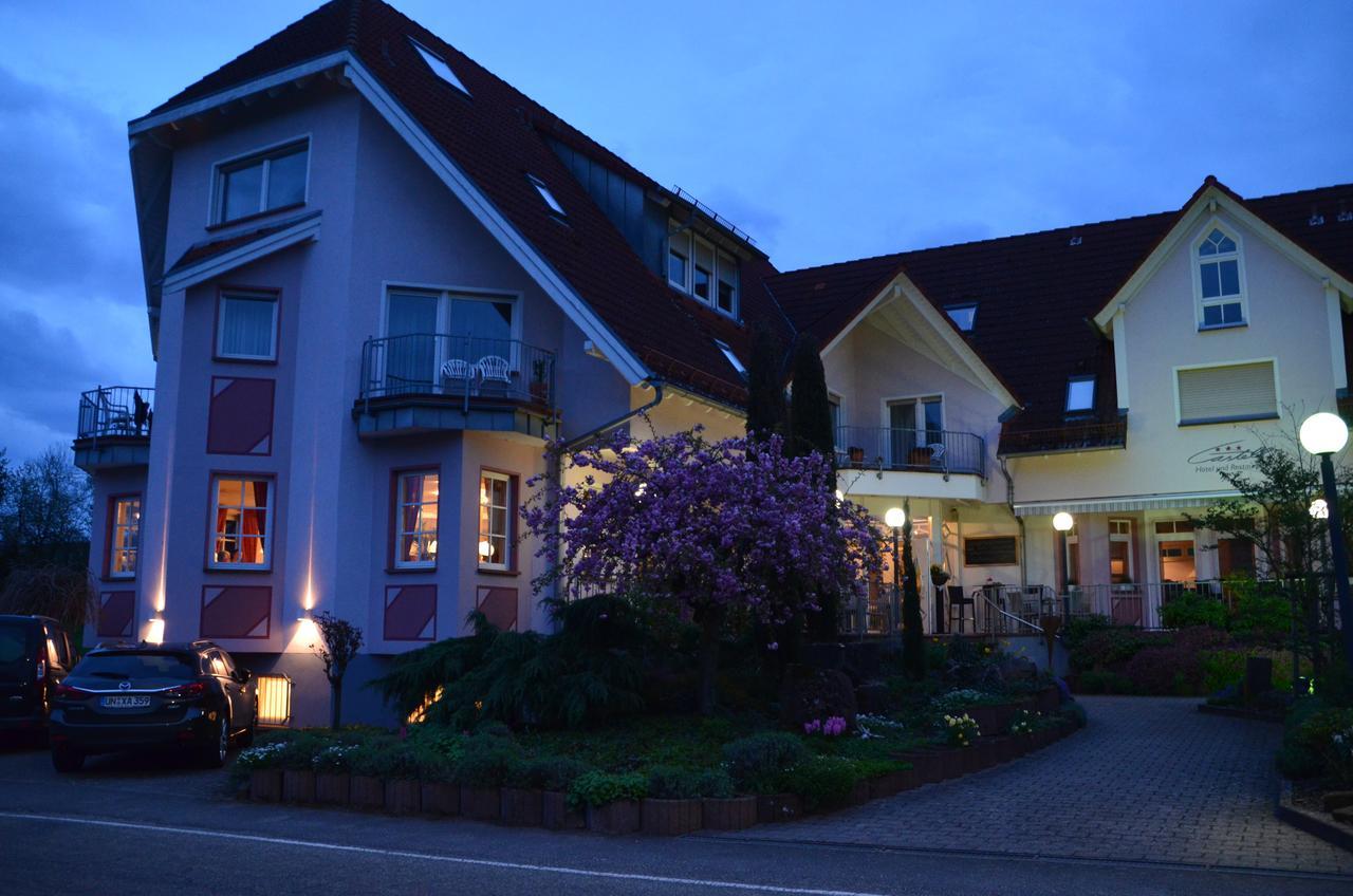 Castell Hotel & Restaurant Leinsweiler Buitenkant foto